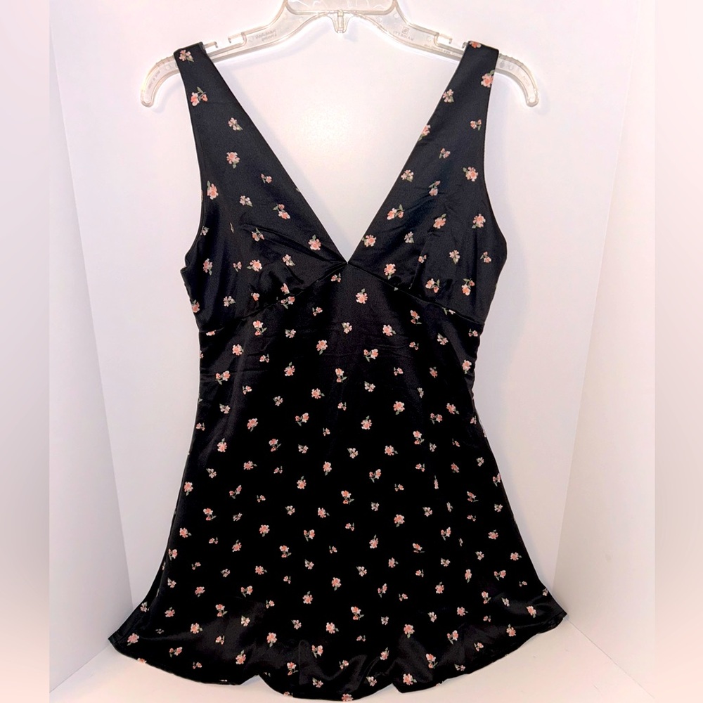 NWT Aeropostale women’s‎ black satin floral V-neck A-line mini dress size SMALL